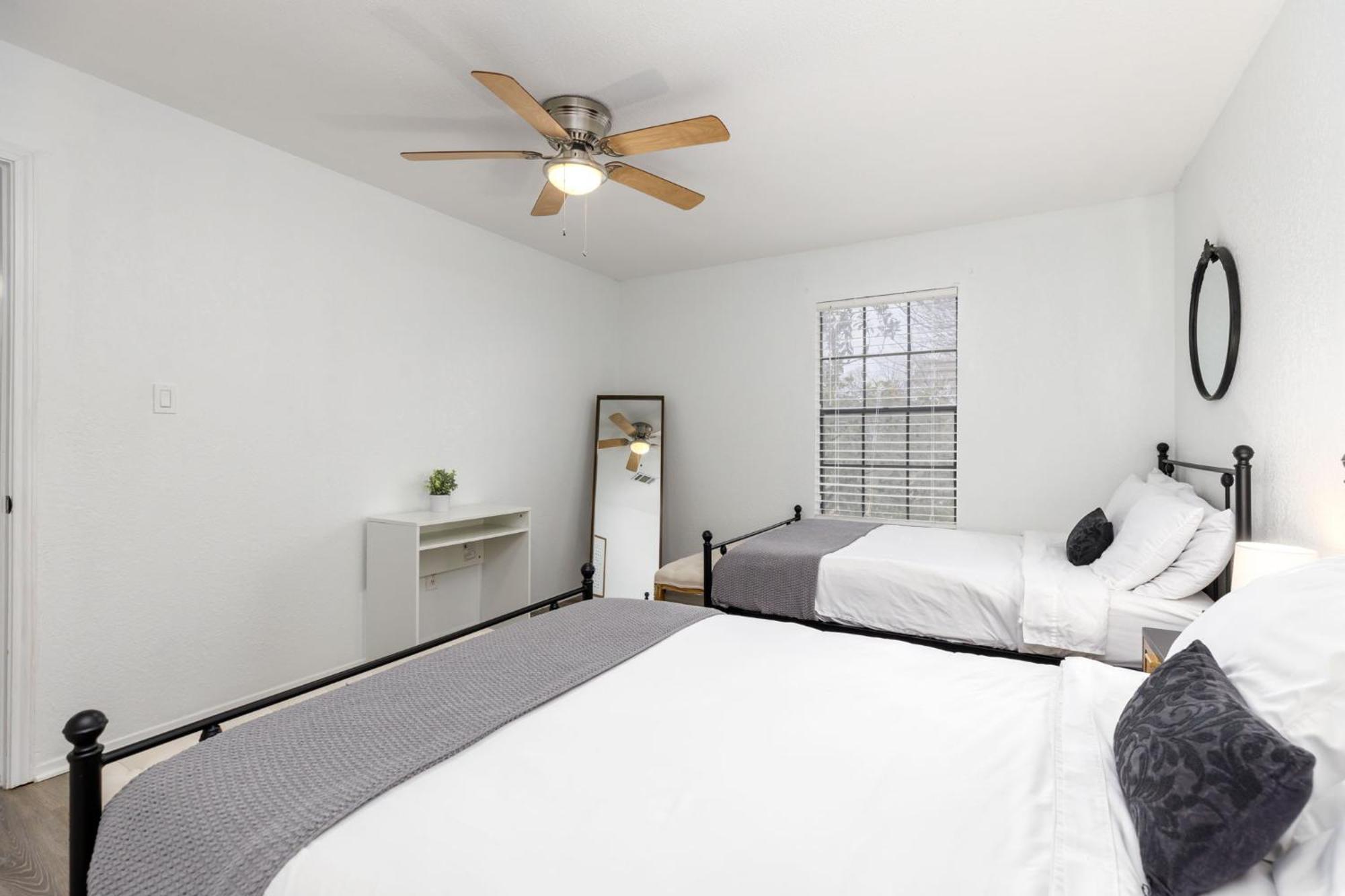 Timeless-Texas-Inn - Heated Pool Oasis & Lux Vibe Round Rock Eksteriør bilde